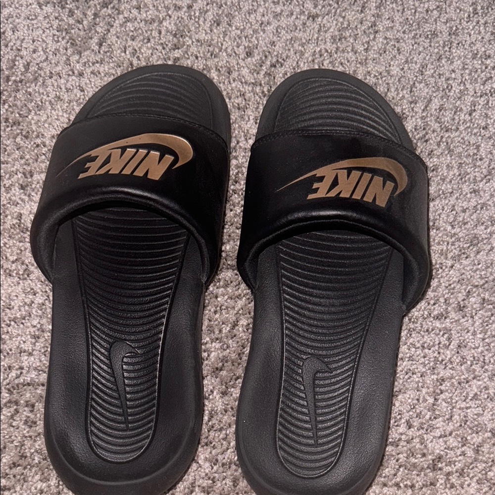 Nike Black Slippers with Open Toe Design and Contoured Footbed